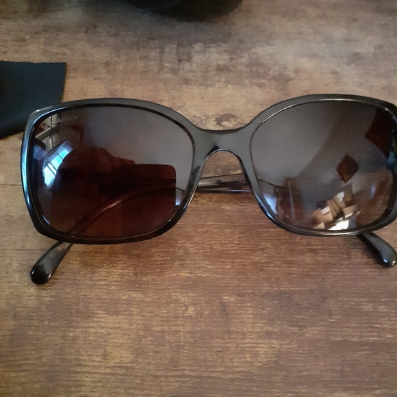 CHANEL interlocking CC logo brown oversized square Women\'s sunglasses main image 6